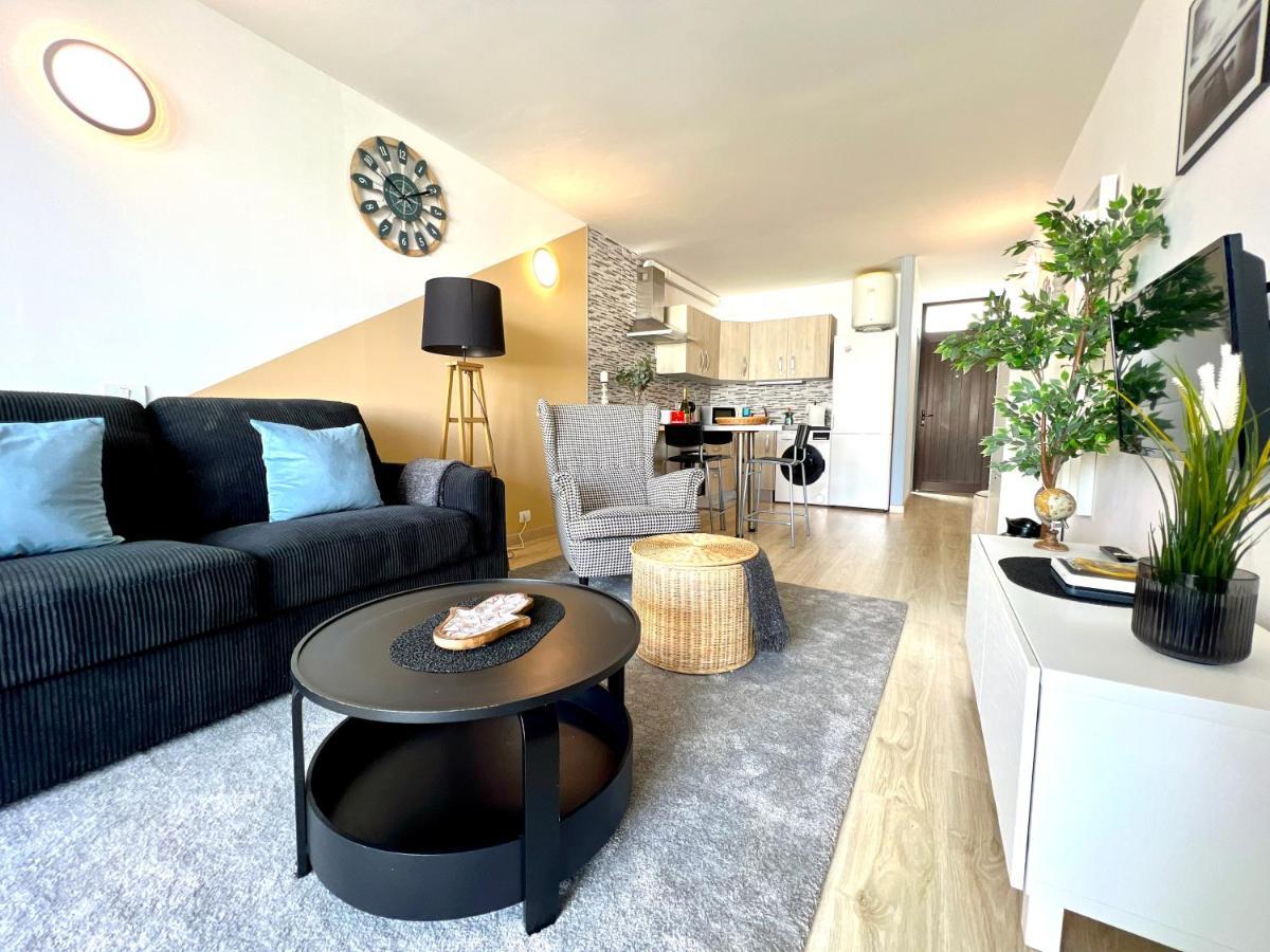 Stunning Lovely Flat With Pool And Strong Wi-Fi, 31 阿罗纳 外观 照片