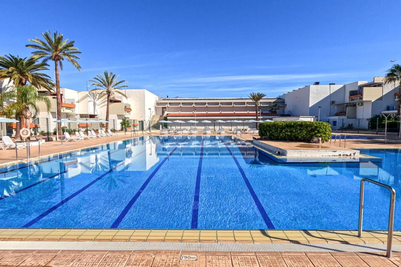 Stunning Lovely Flat With Pool And Strong Wi-Fi, 31 阿罗纳 外观 照片