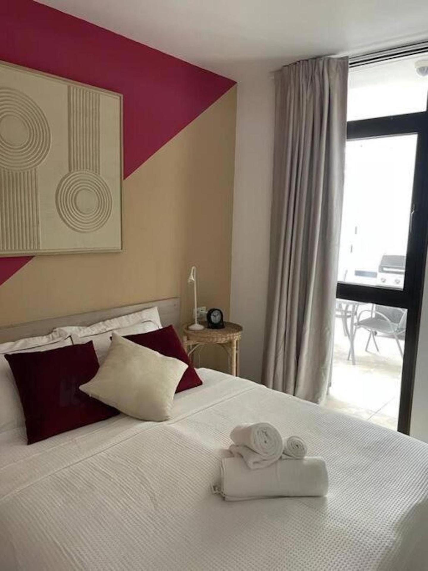 Stunning Lovely Flat With Pool And Strong Wi-Fi, 31 阿罗纳 外观 照片