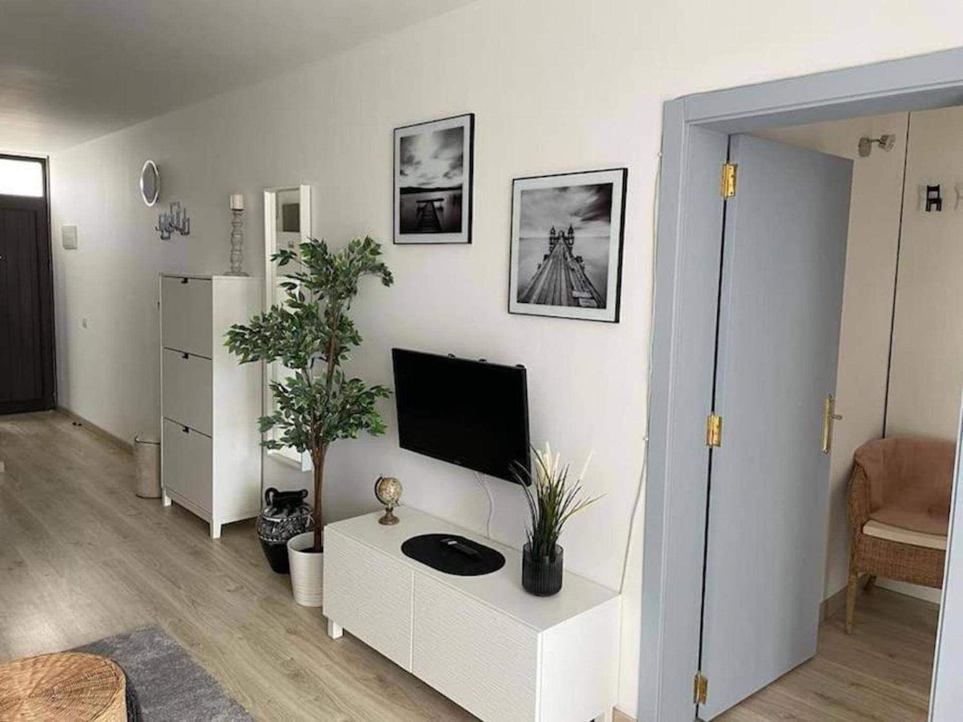 Stunning Lovely Flat With Pool And Strong Wi-Fi, 31 阿罗纳 外观 照片